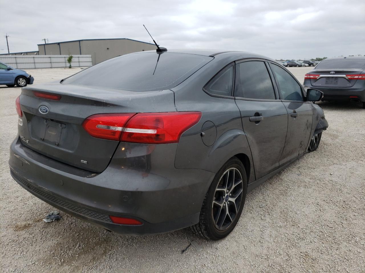 Photo 4 from auction – 2017 FORD FOCUS SEL with VIN 1FADP3H22HL235374