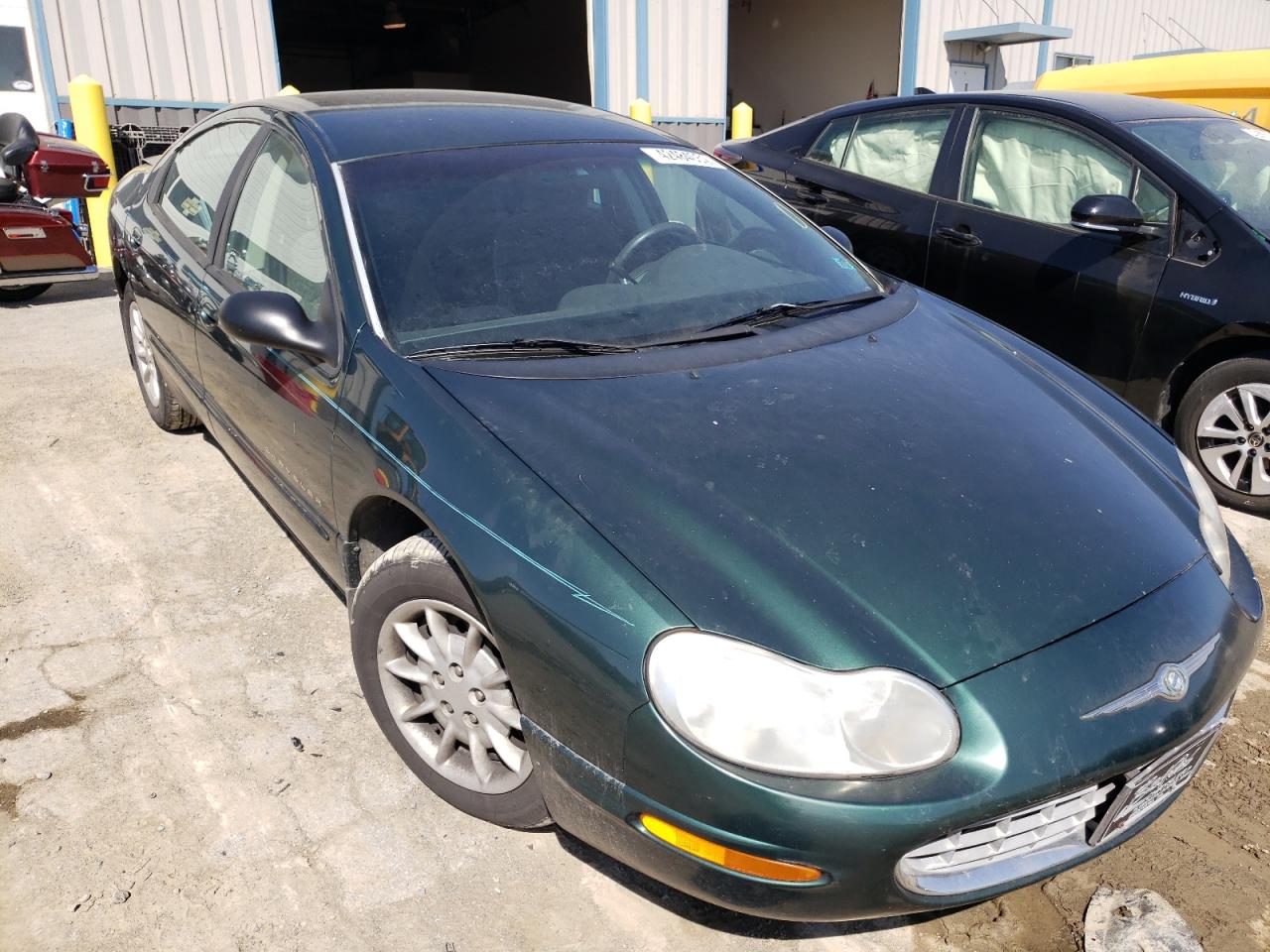 CHRYSLER CONCORDE L 1998 with VIN 2C3HD46RXWH148184 - Photo from auction