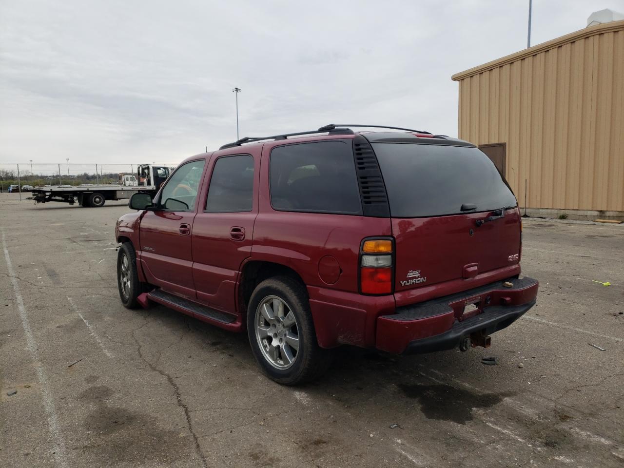 Photo 3 from auction – 2005 GMC YUKON DENA with VIN 1GKEK63U55J267707