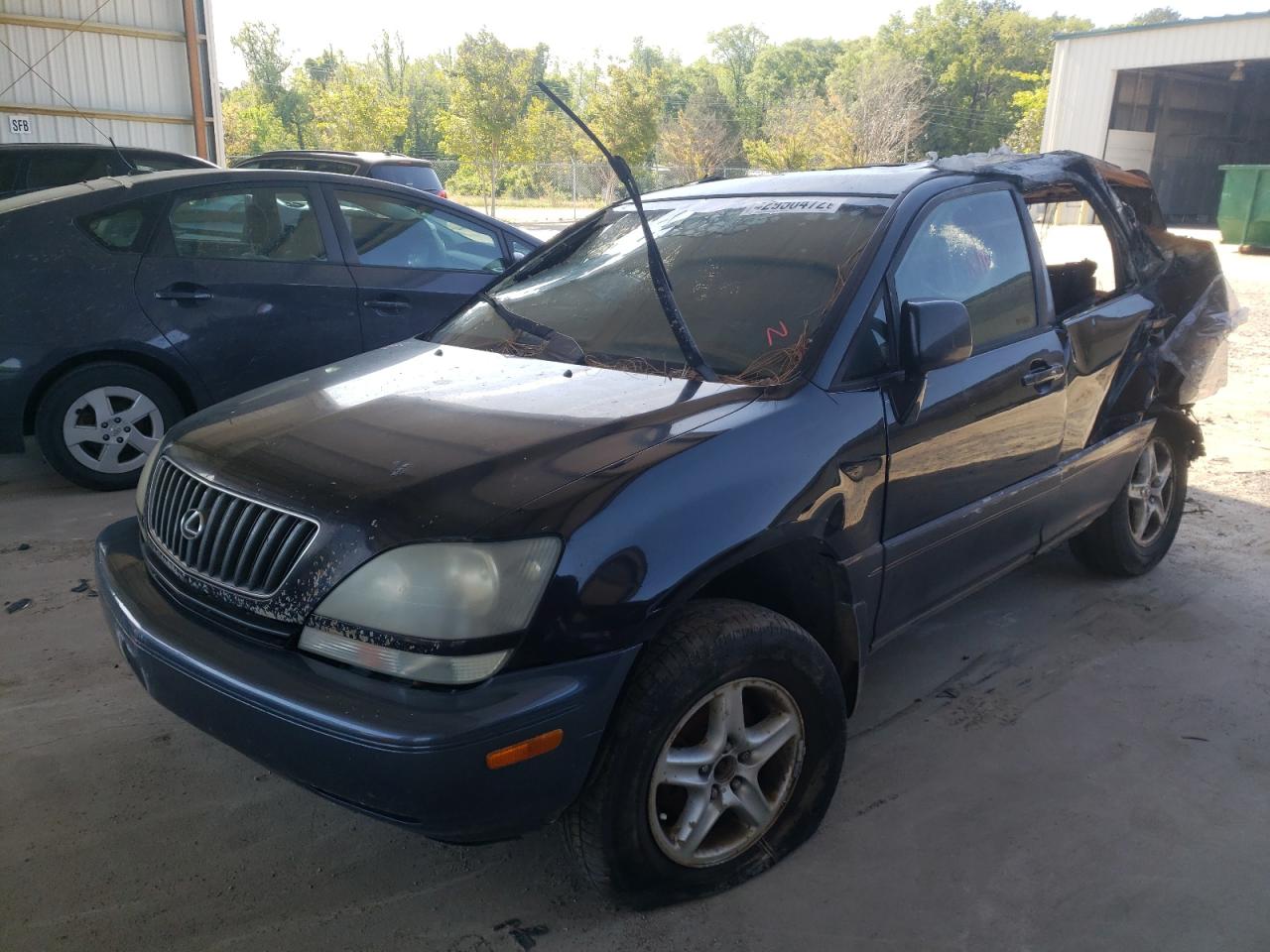 Photo 2 from auction – 1999 LEXUS RX 300 with VIN JT6HF10U5X0056074
