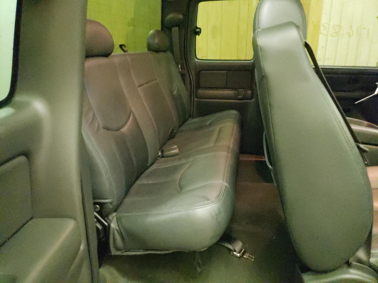 Photo 6 from auction – 2003 CHEVROLET SILVERADO with VIN 1GCEK19T03Z199814