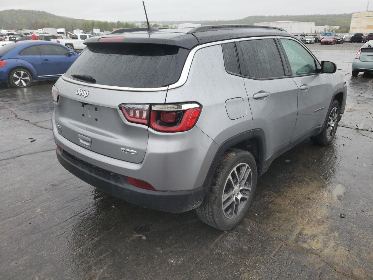 Photo 13 from auction – 2018 JEEP COMPASS LA with VIN 3C4NJDBBXJT135029