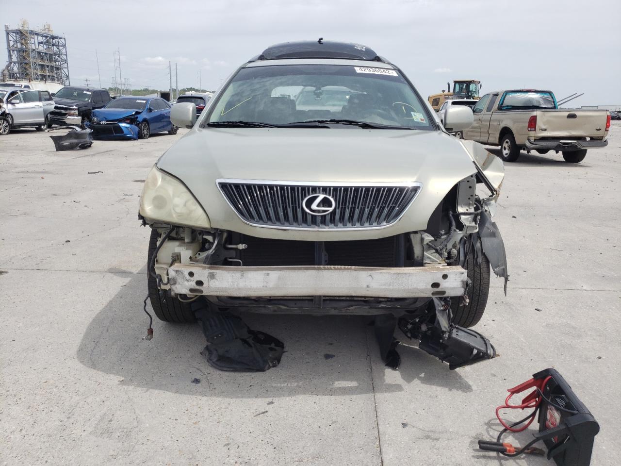 Photo 9 from auction – 2005 LEXUS RX 330 with VIN 2T2GA31U35C035753