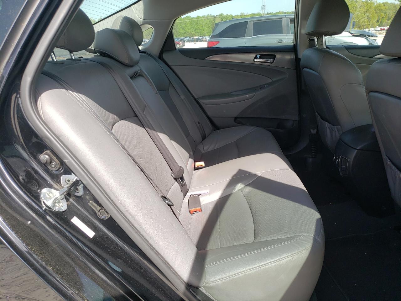 Photo 6 from auction – 2012 HYUNDAI SONATA HYB with VIN KMHEC4A47CA019127
