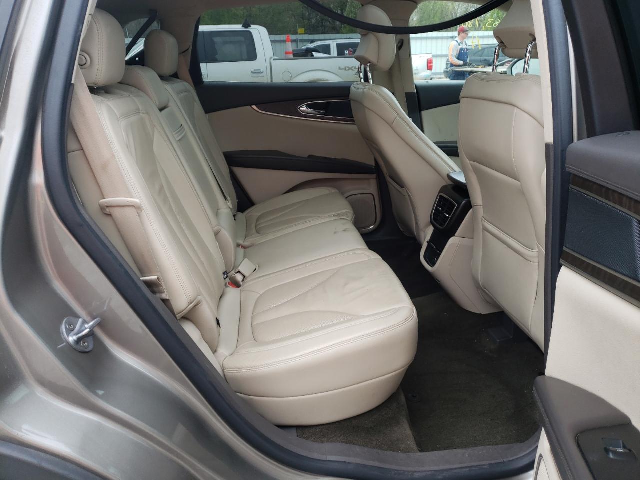 Photo 6 from auction – 2016 LINCOLN MKX SELECT with VIN 2LMTJ6KR3GBL61756