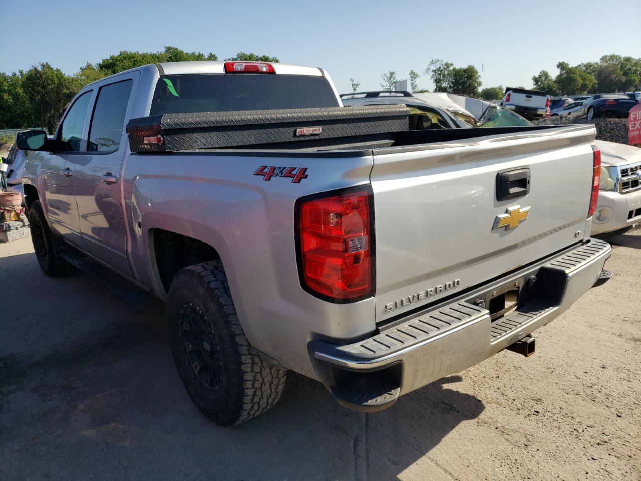 Photo 3 from auction – 2018 CHEVROLET SILVERADO with VIN 3GCUKRECXJG277299