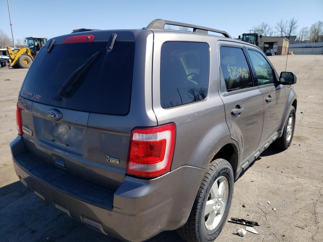 Photo 4 from auction – 2011 FORD ESCAPE XLT with VIN 1FMCU0DG9BKA72701