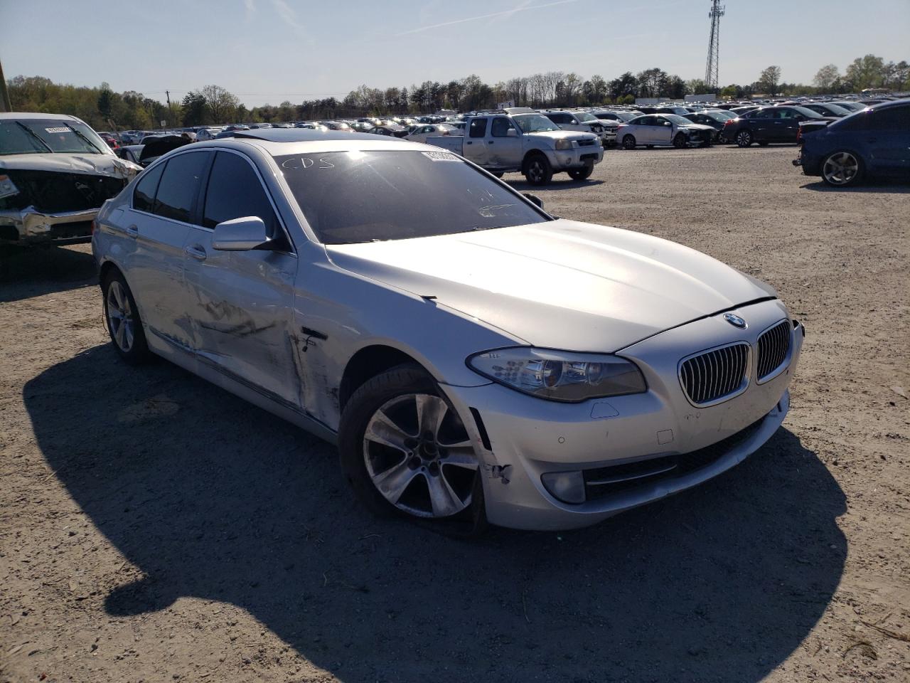BMW 528 XI 2012 with VIN WBAXH5C56CDW06490 - Photo from auction