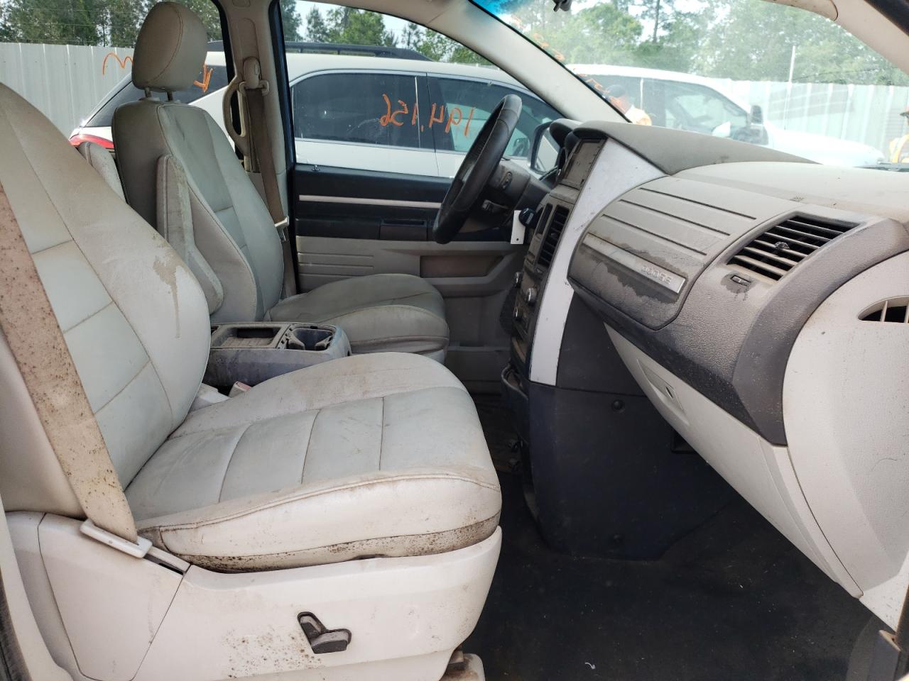 Photo 5 from auction – 2008 DODGE GRAND CARA with VIN 2D8HN54P98R634872