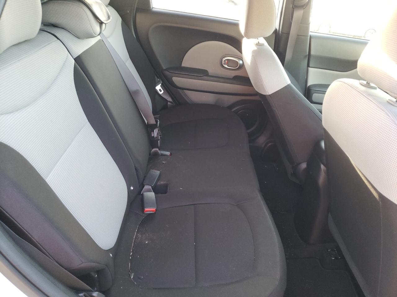 Photo 6 from auction – 2016 KIA SOUL with VIN KNDJN2A21G7377472