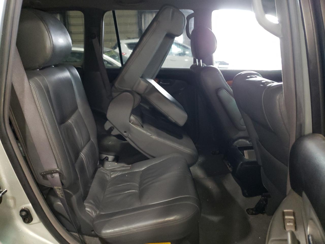 Photo 6 from auction – 2004 LEXUS GX 470 with VIN JTJBT20X240035005