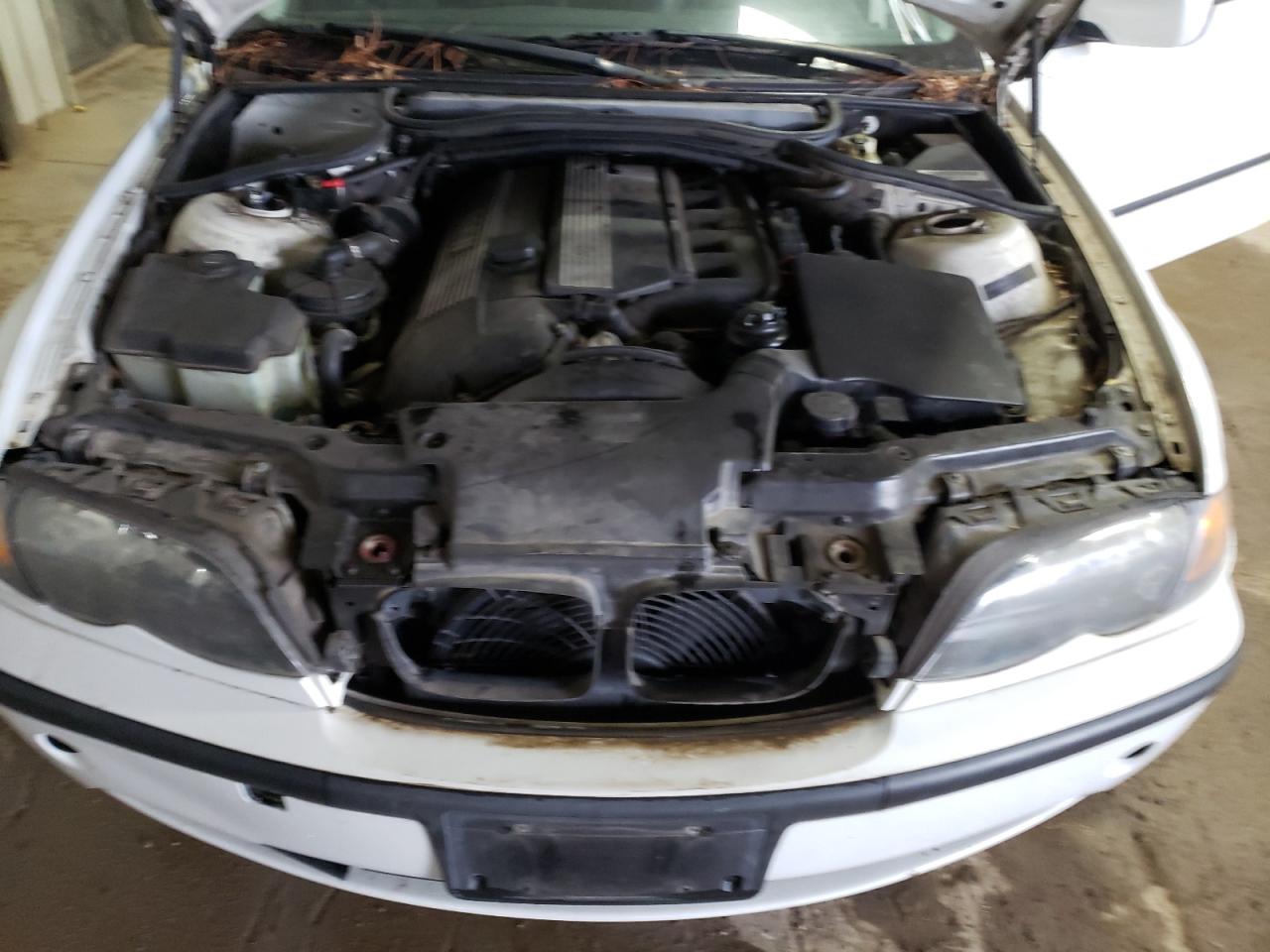 Photo 9 from auction – 2005 BMW 325 I with VIN WBAET374X5NJ87875