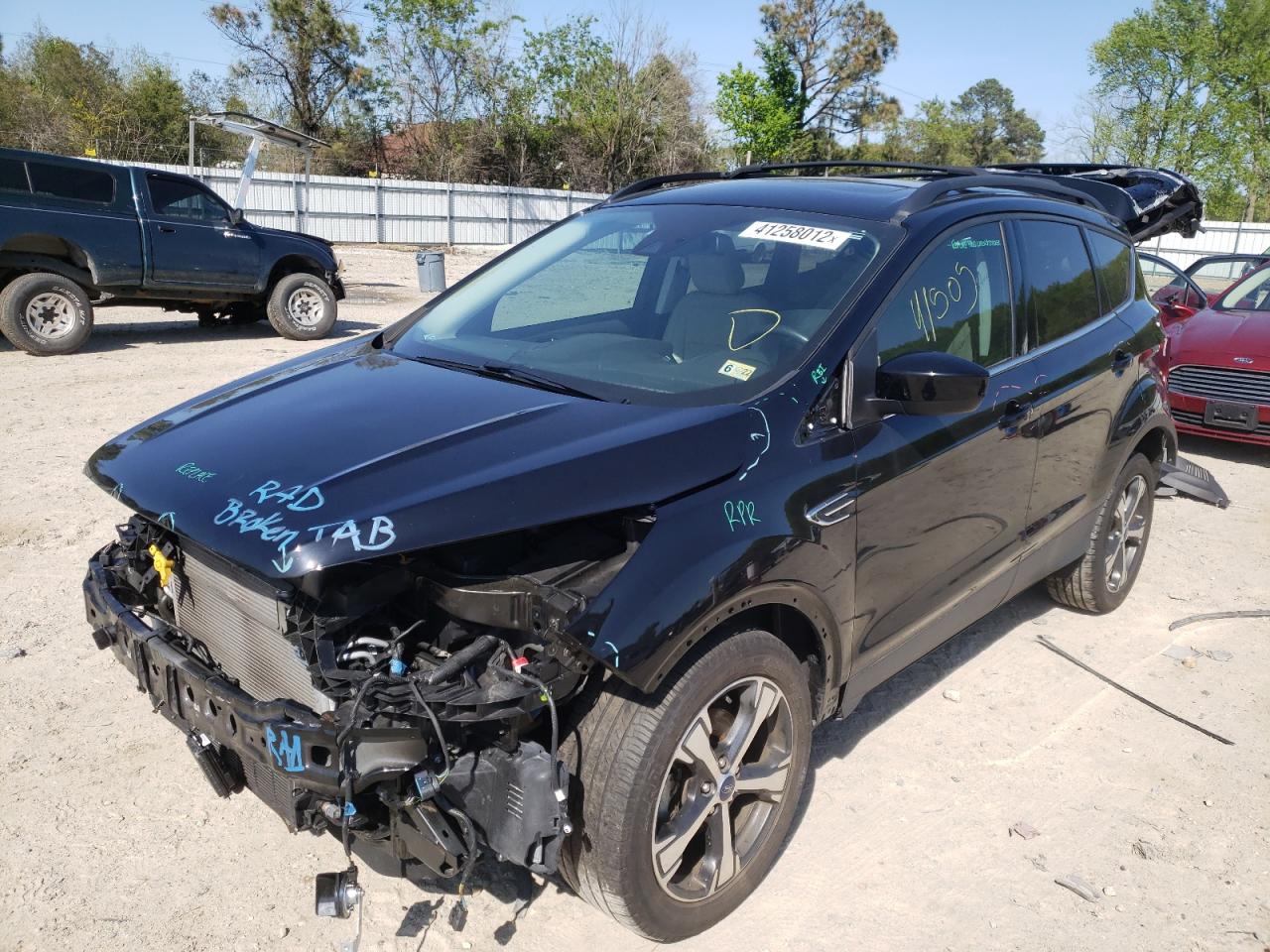 Photo 2 from auction – 2018 FORD ESCAPE SEL with VIN 1FMCU0HD7JUD15361