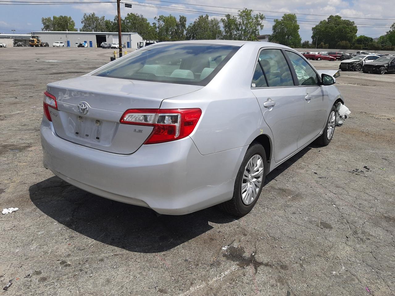 Photo 4 from auction – 2014 TOYOTA CAMRY L with VIN 4T4BF1FK5ER349274