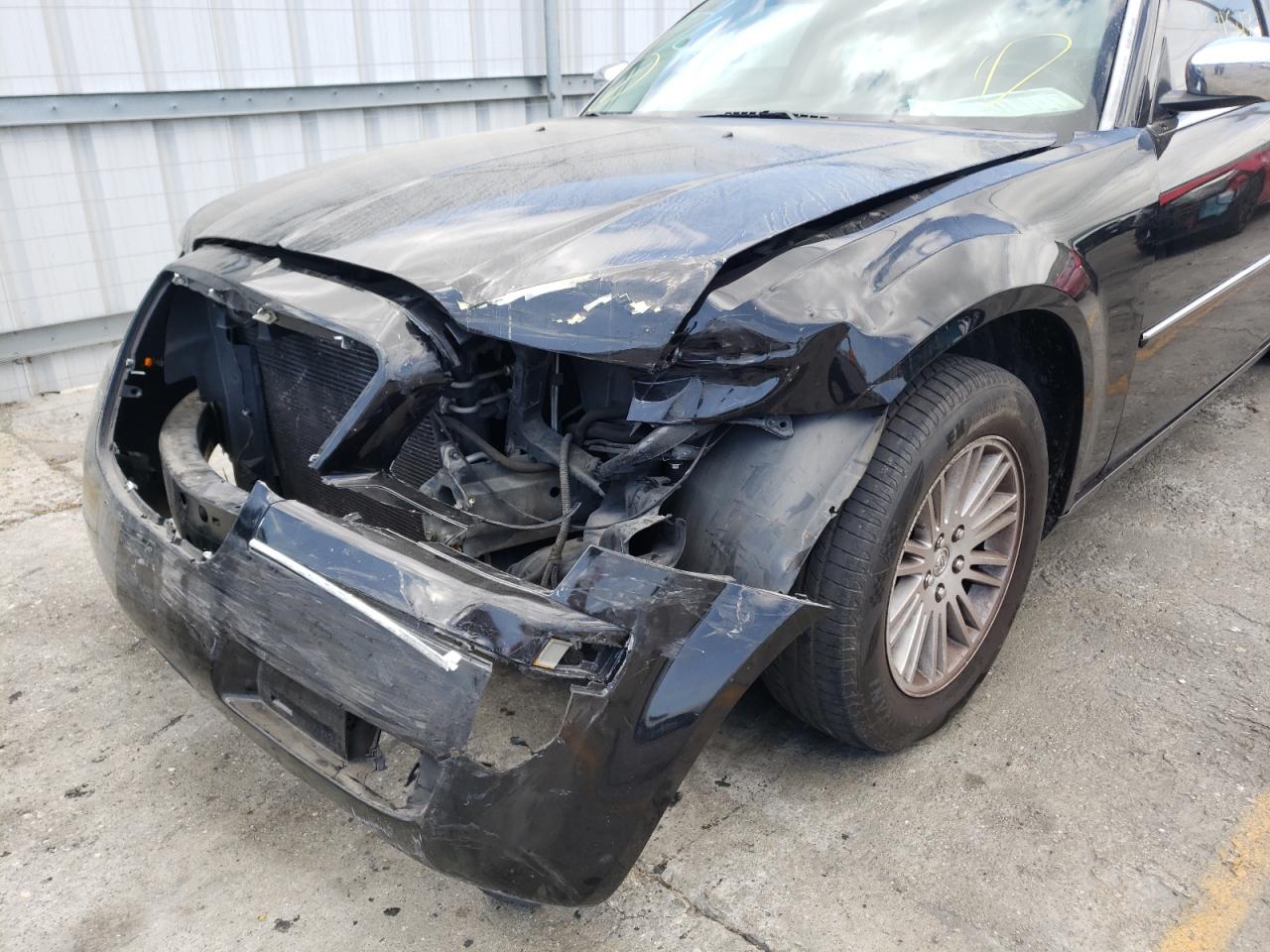 Photo 9 from auction – 2010 CHRYSLER 300 TOURIN with VIN 2C3CA5CV9AH192745