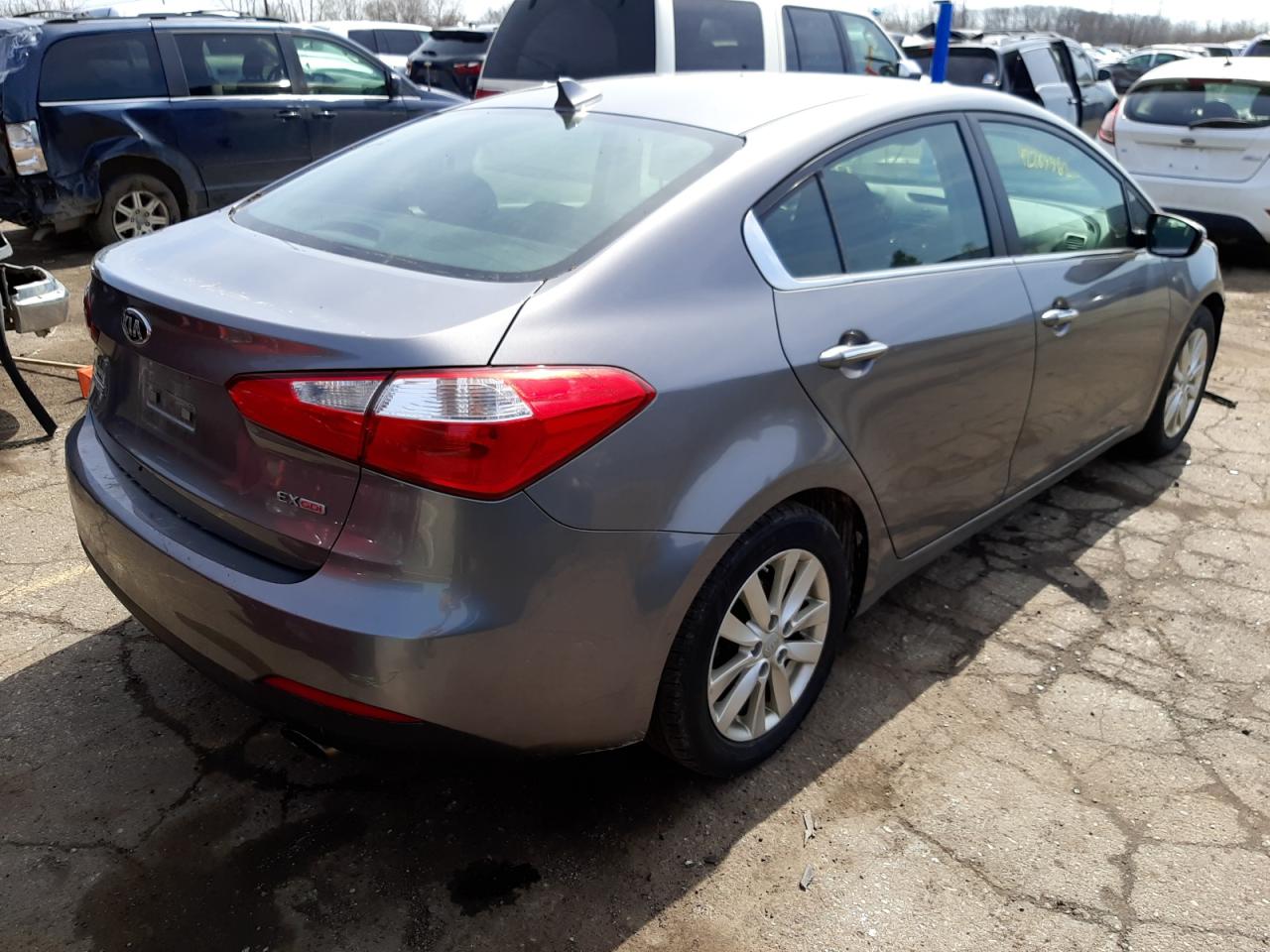Photo 4 from auction – 2015 KIA FORTE EX with VIN KNAFX4A82F5282362