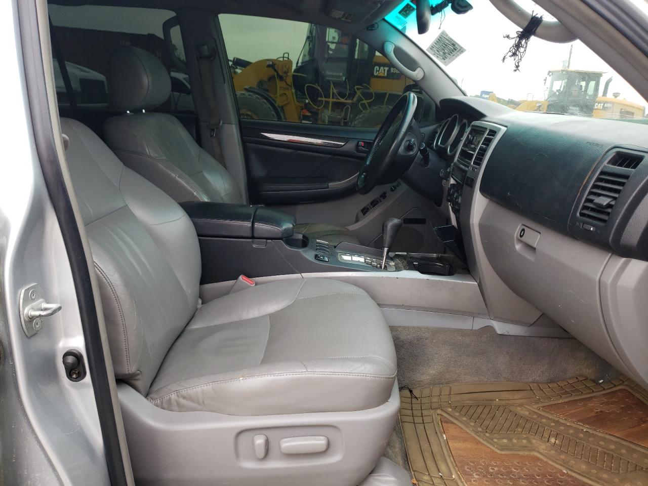 Photo 5 from auction – 2004 TOYOTA 4RUNNER LI with VIN JTEZU17R140022502