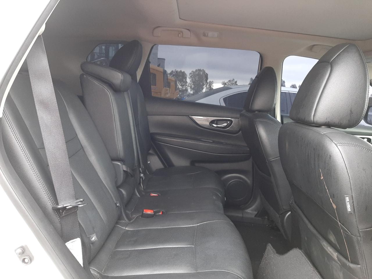 Photo 6 from auction – 2016 NISSAN ROGUE S with VIN 5N1AT2MT5GC864607