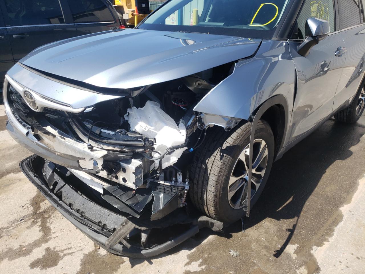 Photo 9 from auction – 2022 TOYOTA HIGHLANDER with VIN 5TDGZRAHXNS099931