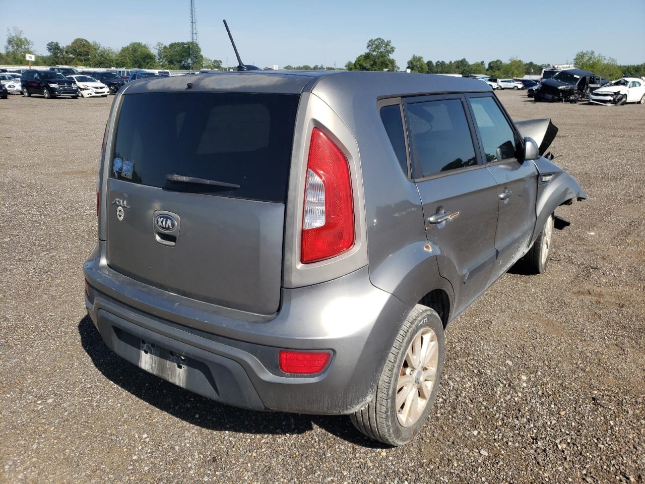 Photo 4 from auction – 2013 KIA SOUL with VIN KNDJT2A56D7591787