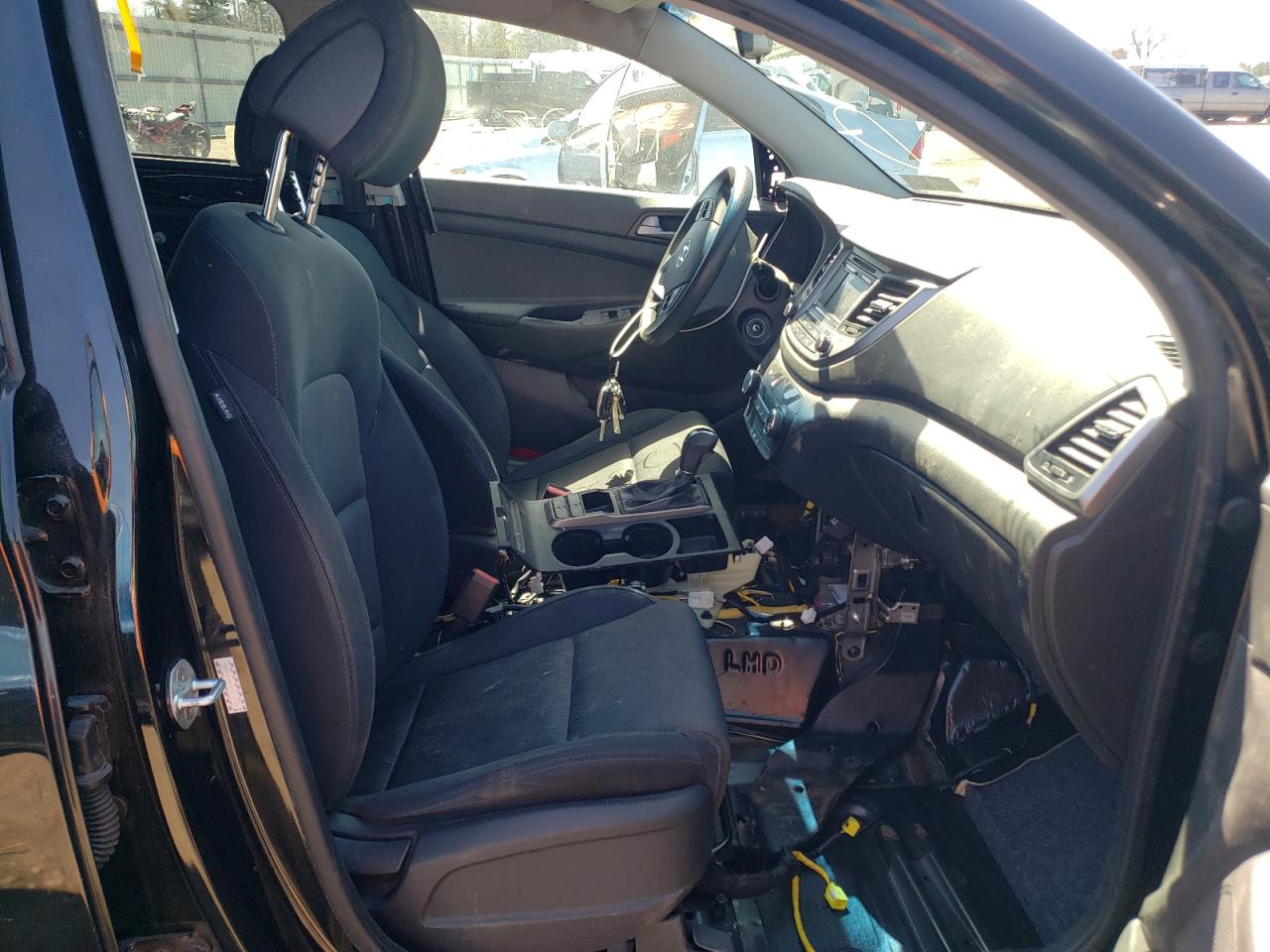 Photo 5 from auction – 2016 HYUNDAI TUCSON LIM with VIN KM8J3CA47GU067529