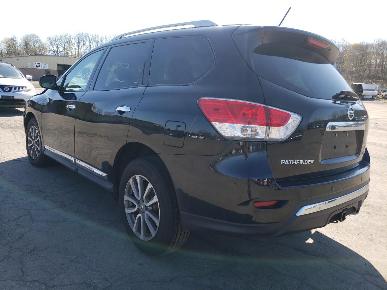 Photo 3 from auction – 2016 NISSAN PATHFINDER with VIN 5N1AR2MM3GC619523