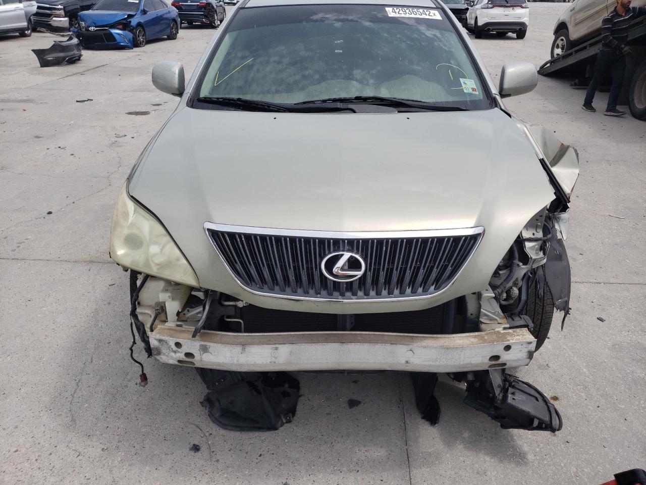 Photo 7 from auction – 2005 LEXUS RX 330 with VIN 2T2GA31U35C035753