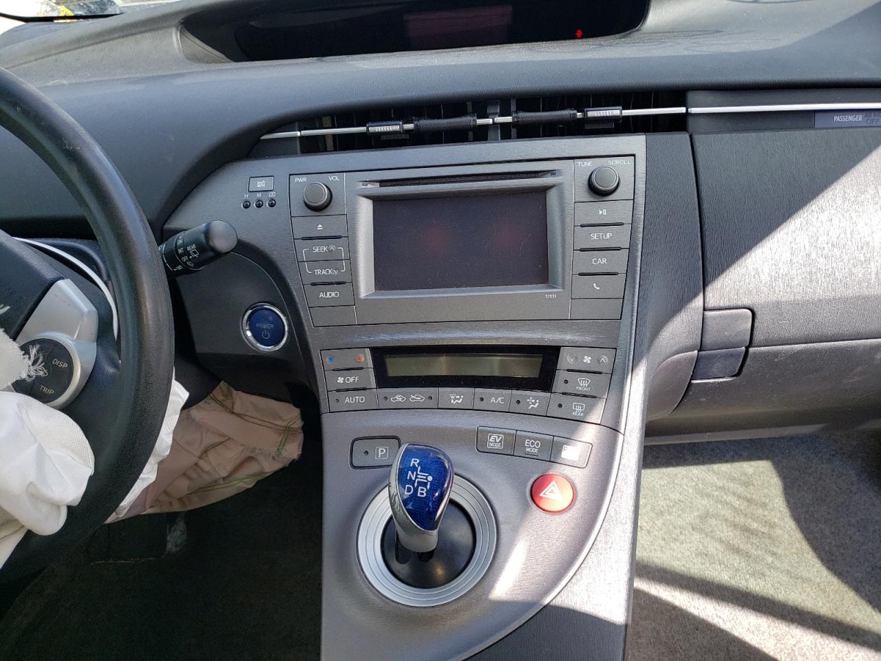 Photo 9 from auction – 2012 TOYOTA PRIUS with VIN JTDKN3DUXC1554332