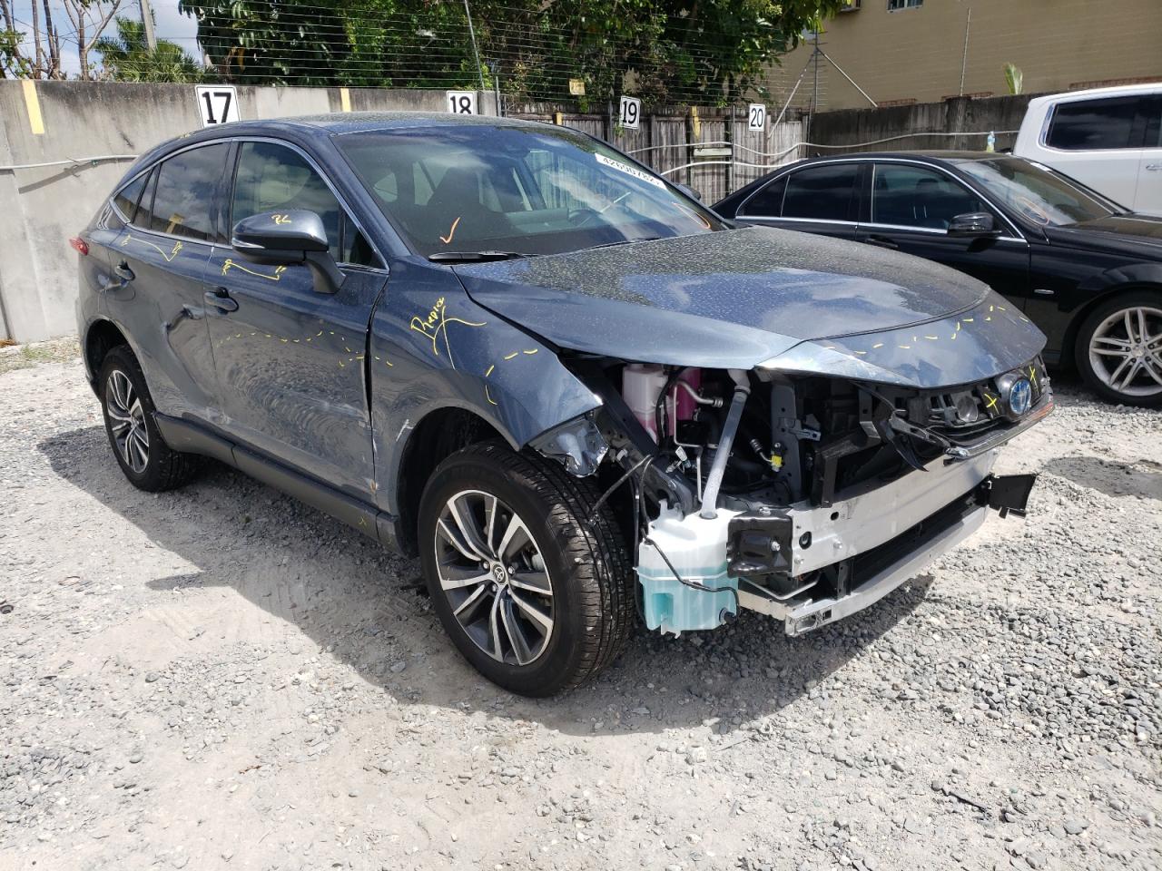 TOYOTA VENZA 2022 with VIN JTEAAAAH5NJ089332 - Photo from auction