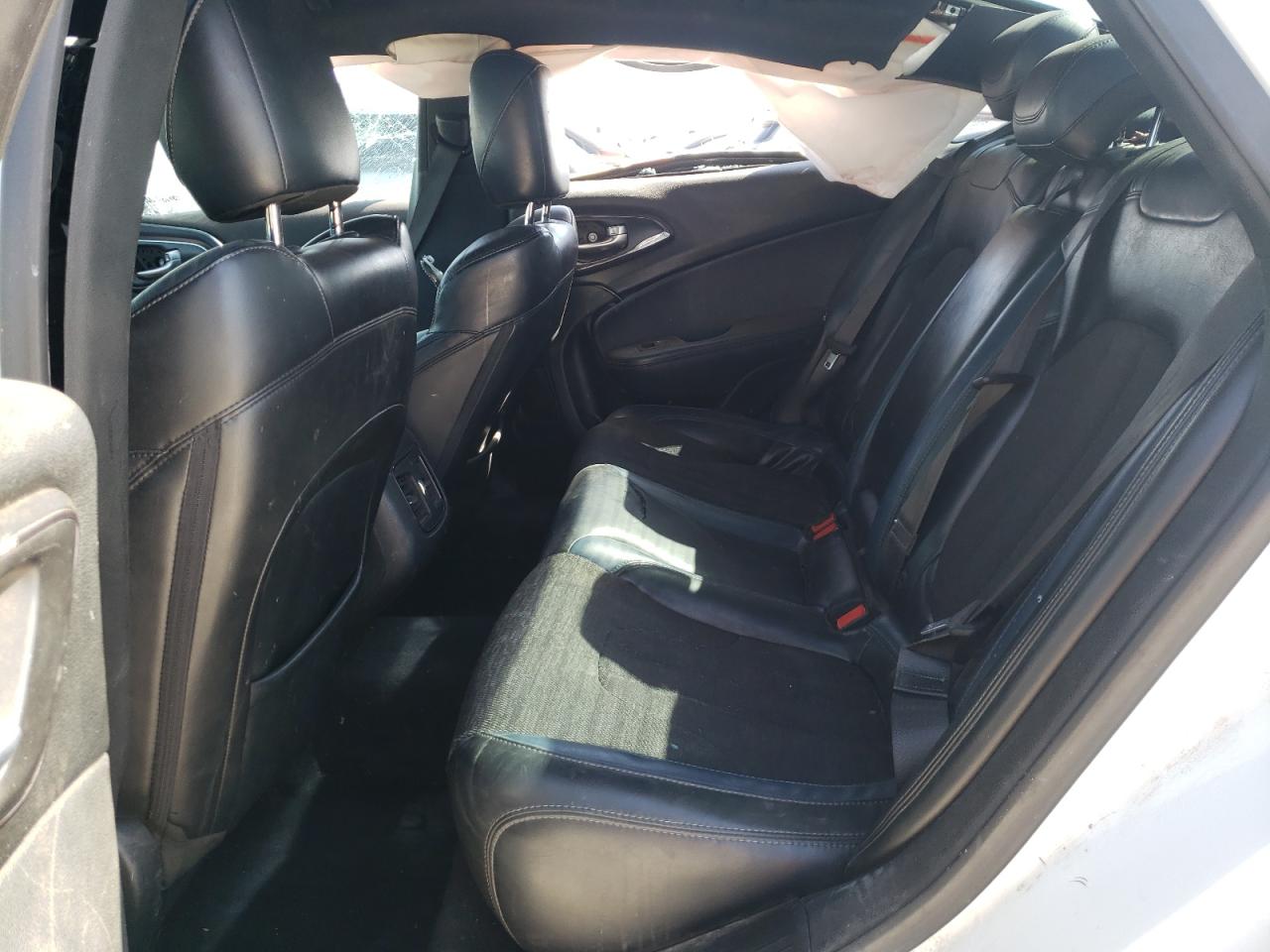 Photo 6 from auction – 2015 CHRYSLER 200 S with VIN 1C3CCCBG9FN505213