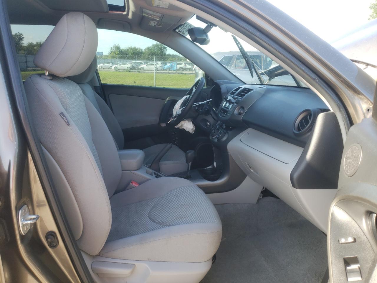 Photo 5 from auction – 2011 TOYOTA RAV4 with VIN 2T3ZF4DV4BW059733
