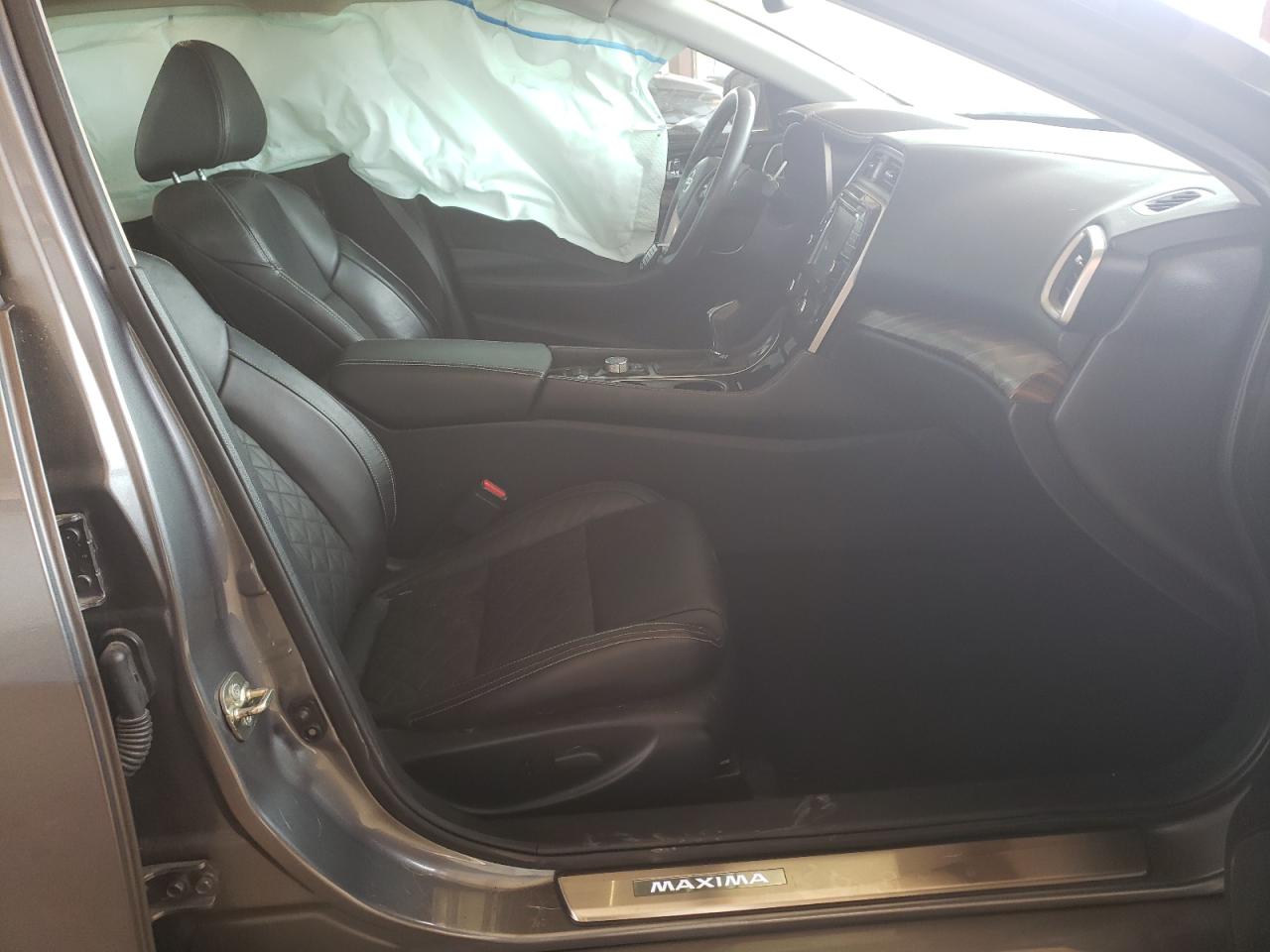 Foto 5 de la subasta – 2017 NISSAN MAXIMA 3.5 con VIN 1N4AA6AP1HC421211