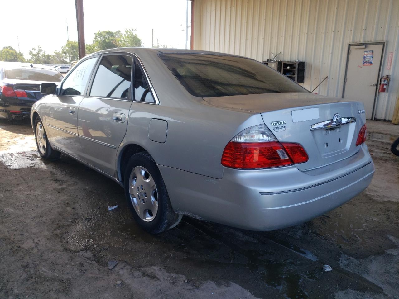 Photo 3 from auction – 2004 TOYOTA AVALON XL with VIN 4T1BF28B74U377119