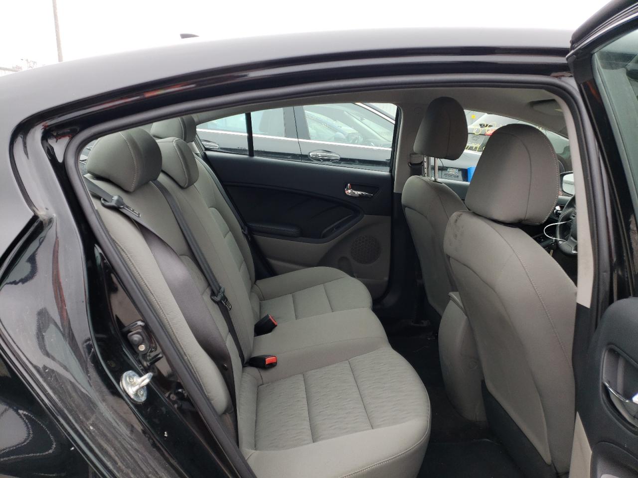 Photo 6 from auction – 2015 KIA FORTE LX with VIN KNAFK4A64F5323877