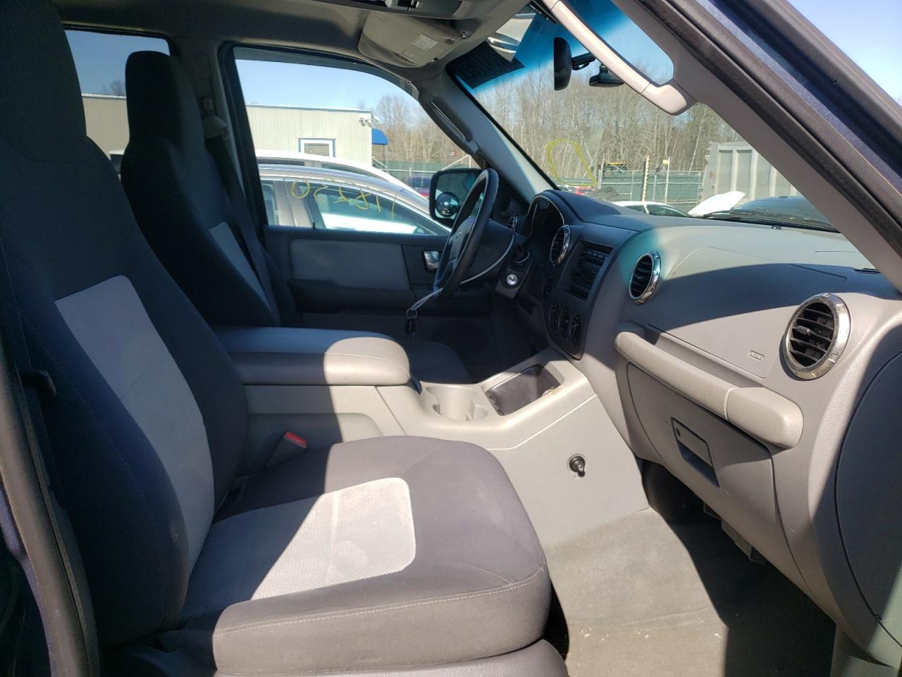 Photo 5 from auction – 2004 FORD EXPEDITION with VIN 1FMPU16L24LB43333