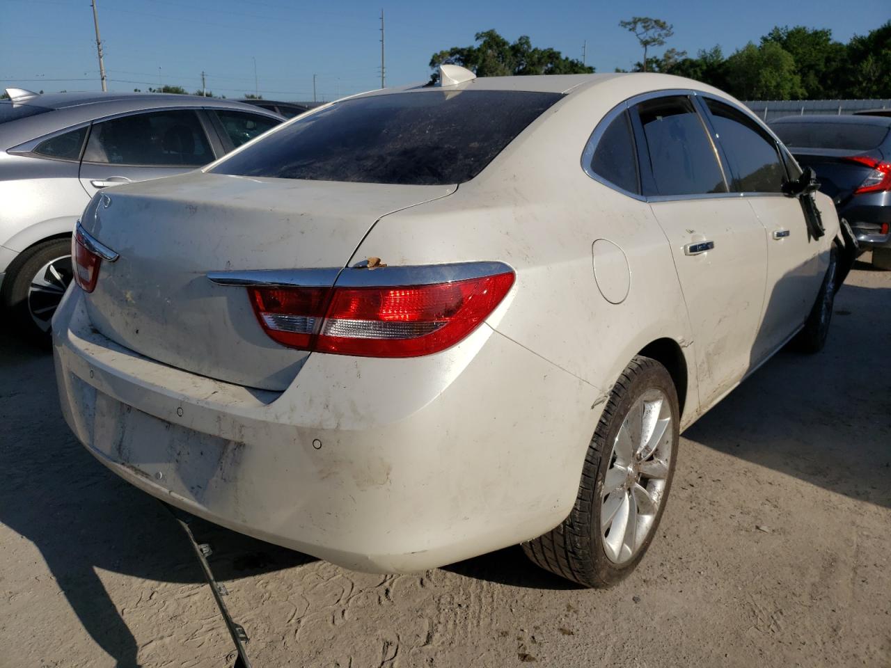 Photo 4 from auction – 2016 BUICK VERANO with VIN 1G4PS5SK9G4157755