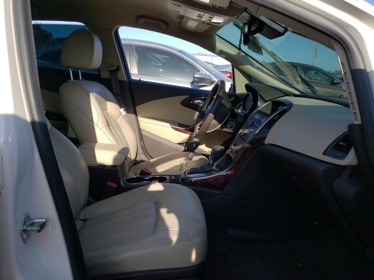 Photo 5 from auction – 2016 BUICK VERANO with VIN 1G4PS5SK9G4157755