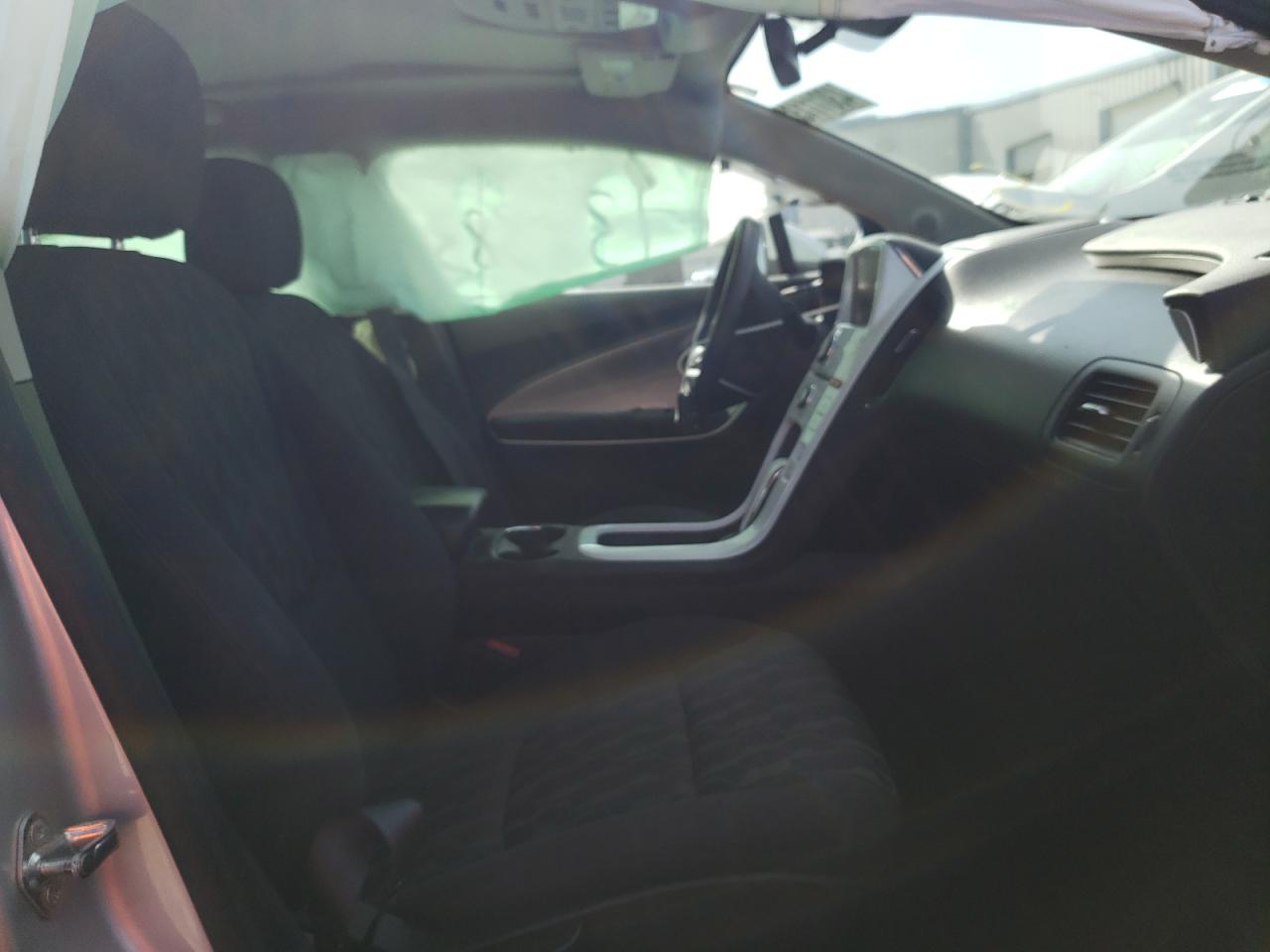 Photo 5 from auction – 2012 CHEVROLET VOLT with VIN 1G1RA6E4XCU105301
