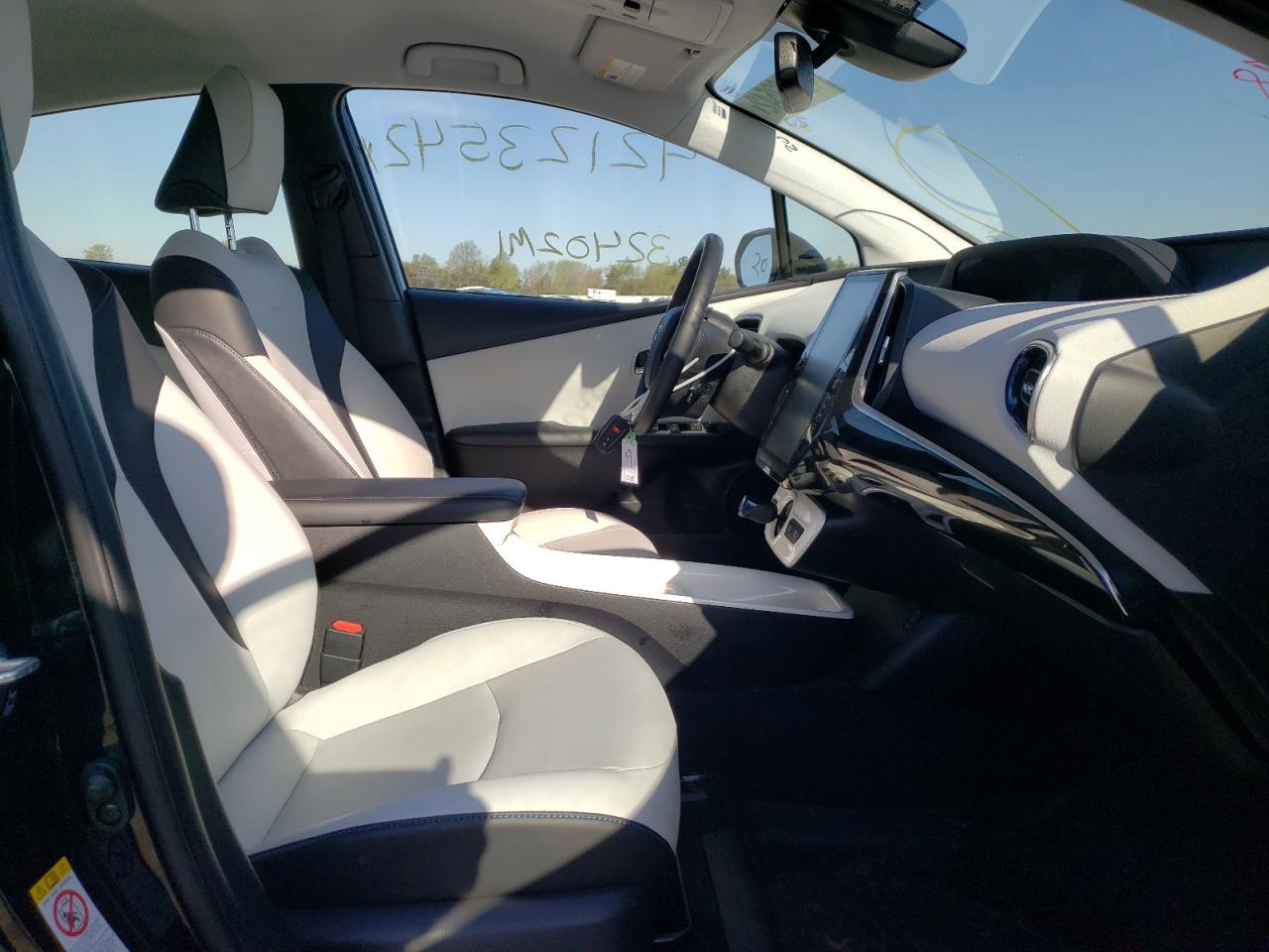 Photo 5 from auction – 2018 TOYOTA PRIUS with VIN JTDKARFU5J3551934