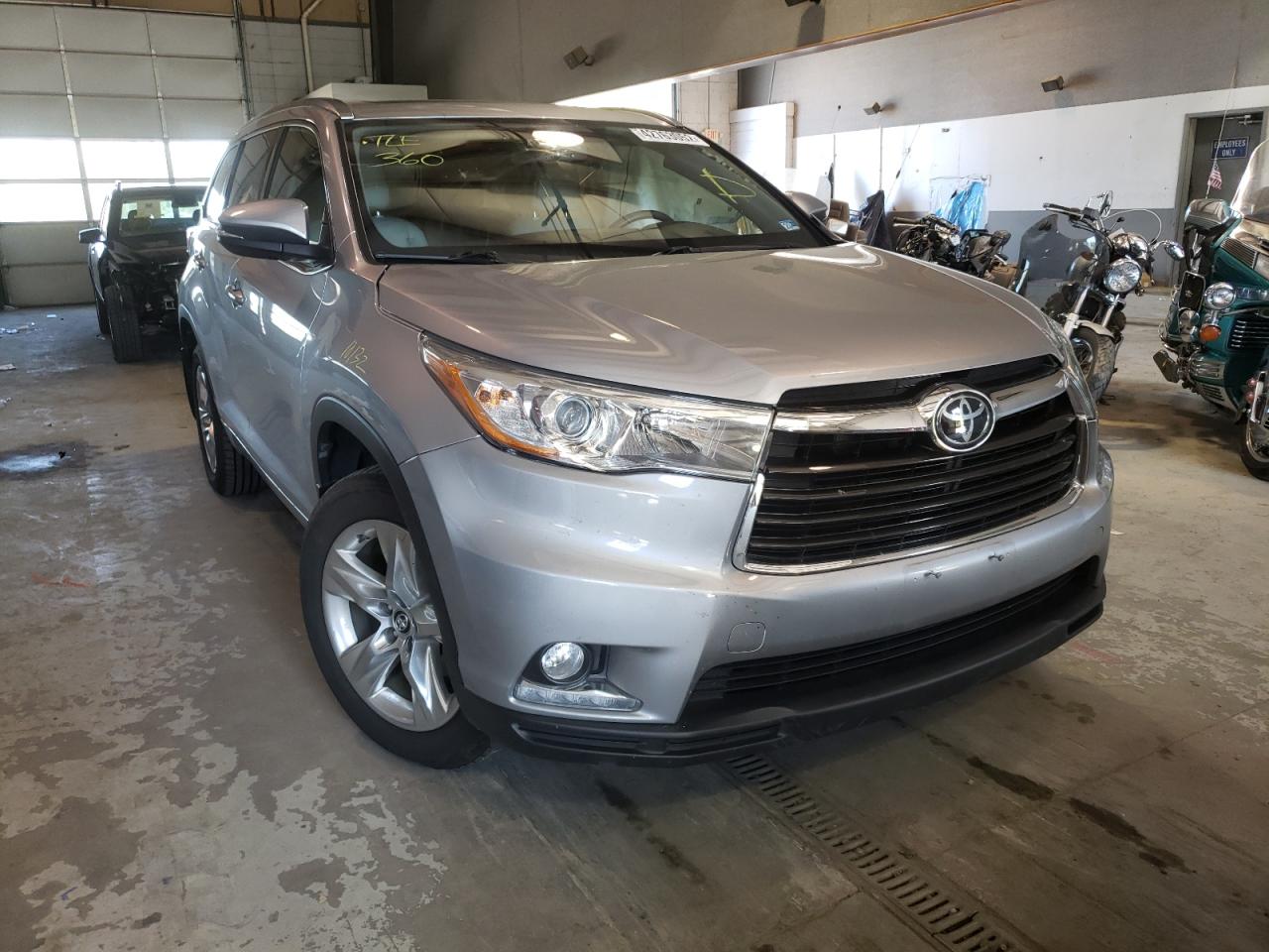 TOYOTA HIGHLANDER 2016 with VIN 5TDDKRFH6GS337177 - Photo from auction