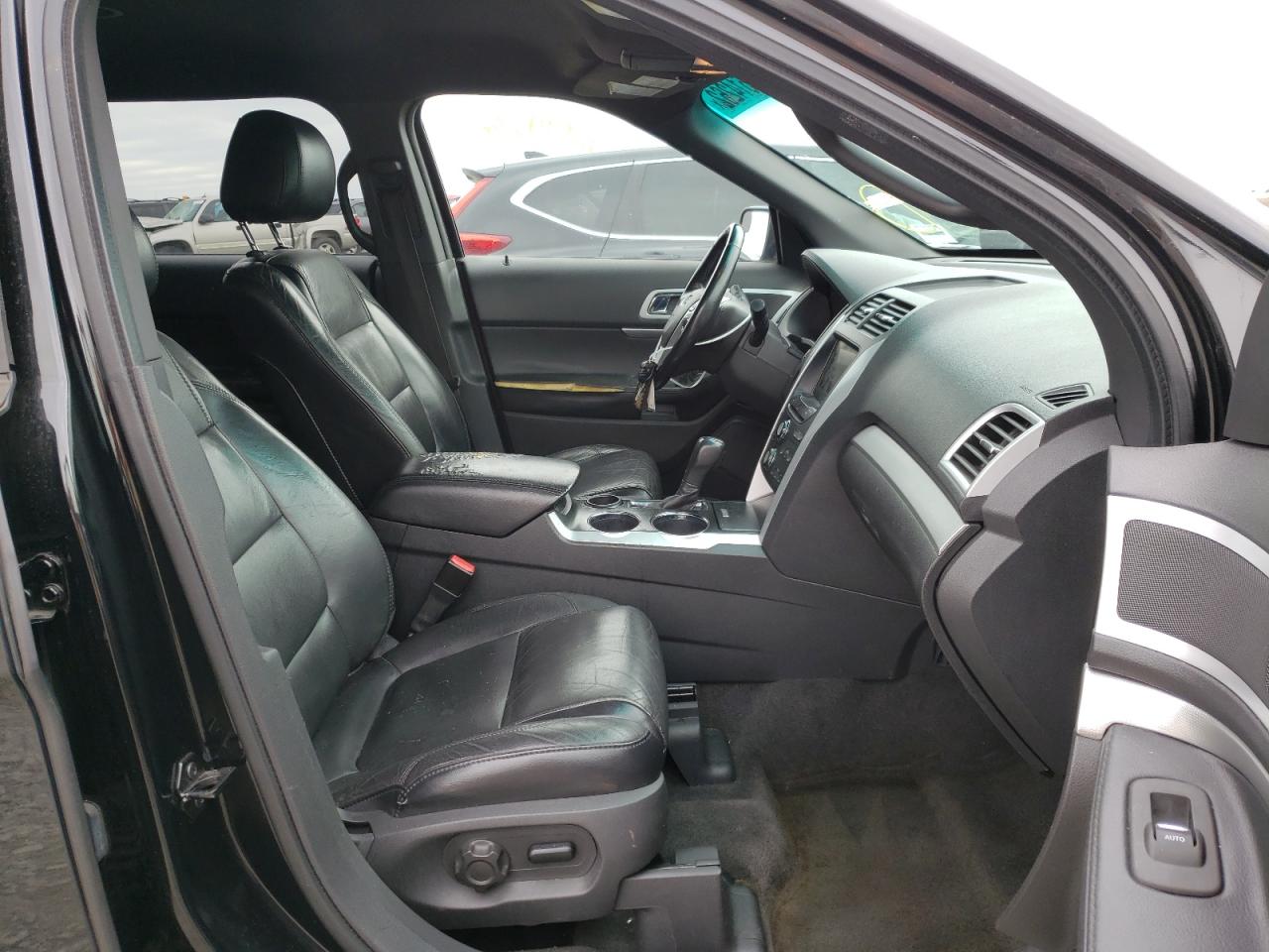Photo 5 from auction – 2011 FORD EXPLORER X with VIN 1FMHK7D83BGA48782