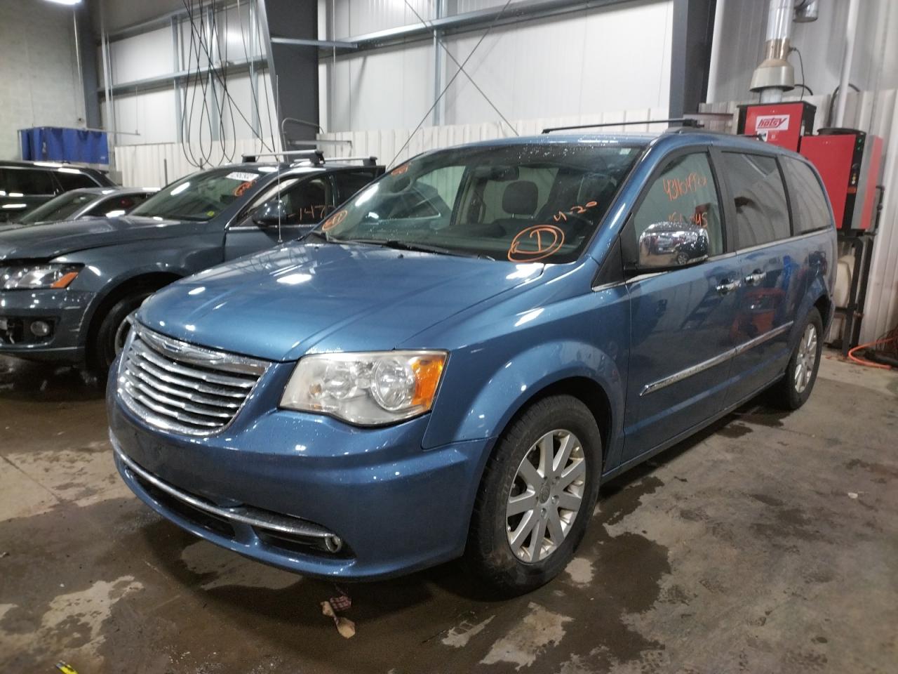 Photo 2 from auction – 2011 CHRYSLER TOWN & COU with VIN 2A4RR8DG2BR772506
