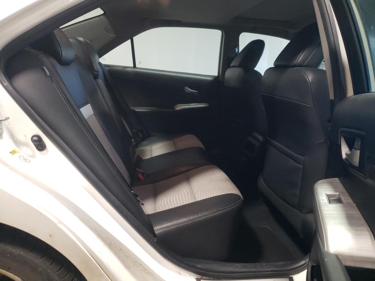 Photo 6 from auction – 2012 TOYOTA CAMRY BASE with VIN 4T1BF1FK4CU576236