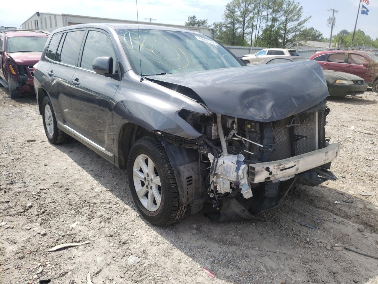 TOYOTA HIGHLANDER 2011 with VIN 5TDZK3EH5BS033027 - Photo from auction