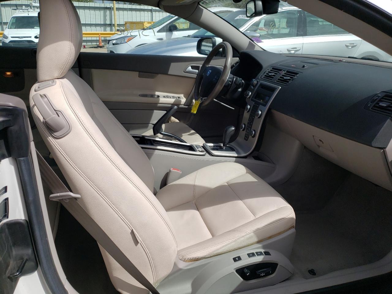 Photo 5 from auction – 2008 VOLVO C70 T5 with VIN YV1MC67268J054826