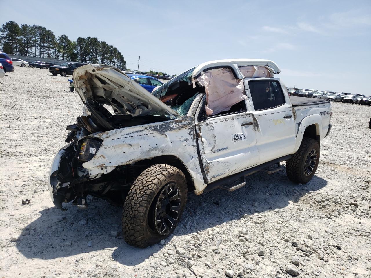 Photo 2 from auction – 2015 TOYOTA TACOMA DOU with VIN 5TFLU4EN2FX146669