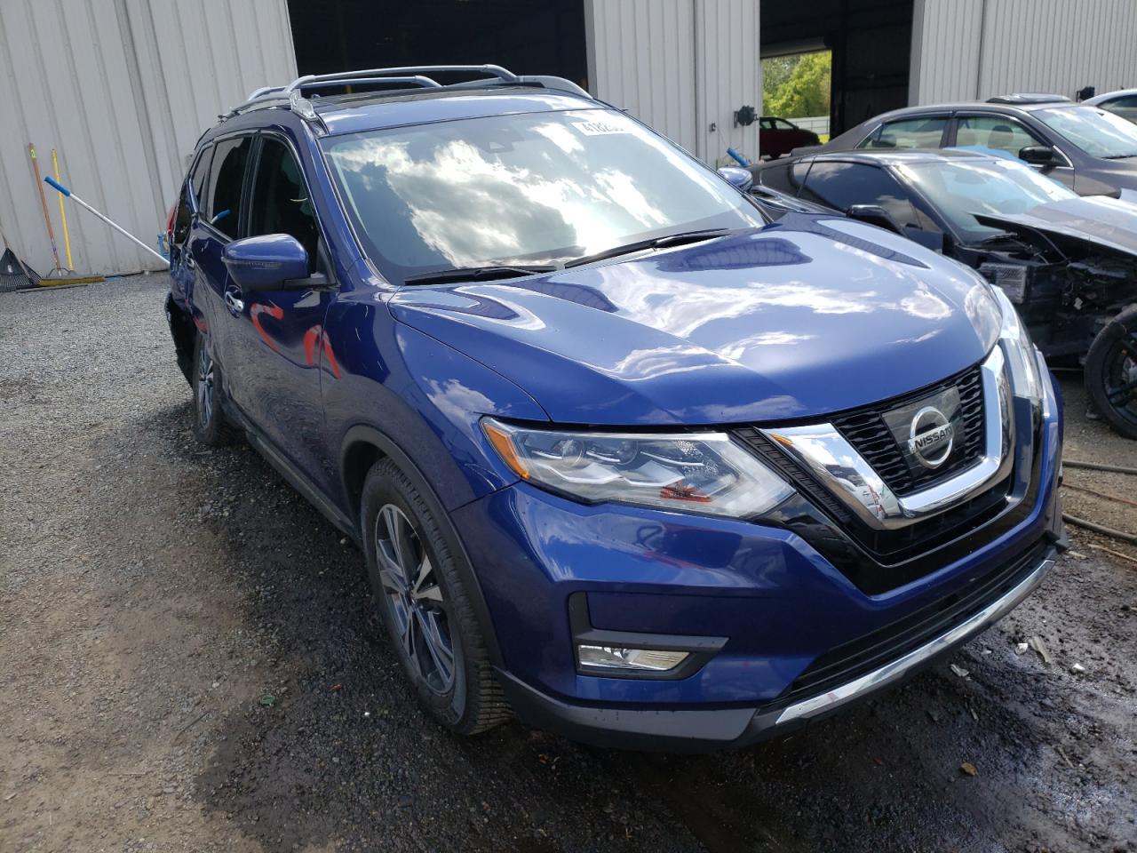 Photo 1 from auction – 2017 NISSAN ROGUE S with VIN 5N1AT2MT4HC748476