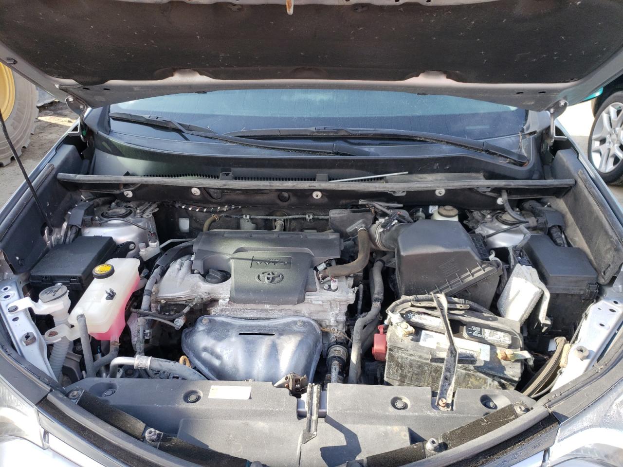 Photo 7 from auction – 2018 TOYOTA RAV4 LE with VIN 2T3BFREV1JW730285