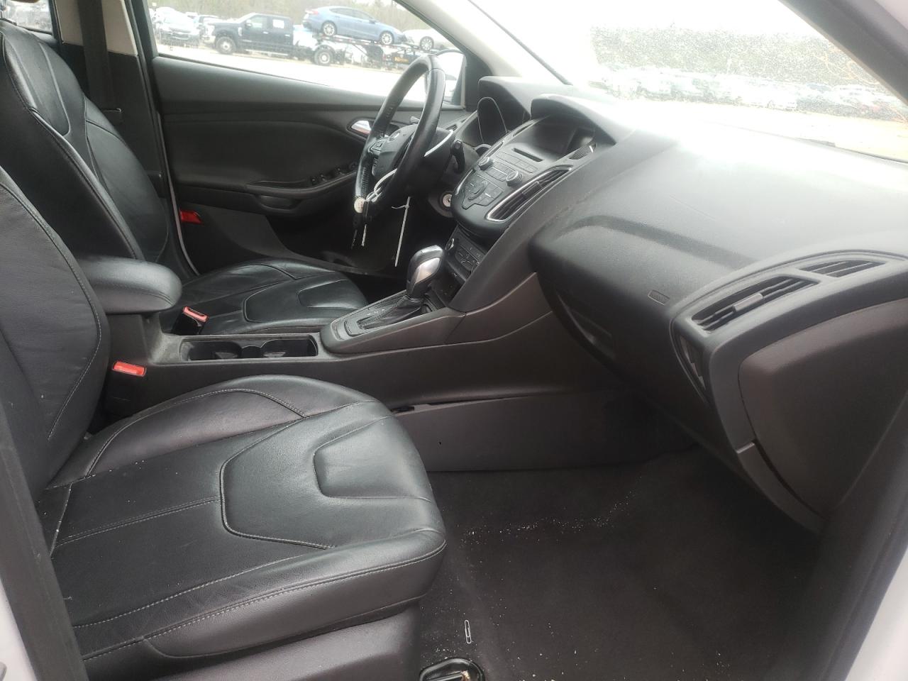 Photo 5 from auction – 2015 FORD FOCUS SE with VIN 1FADP3K20FL336158