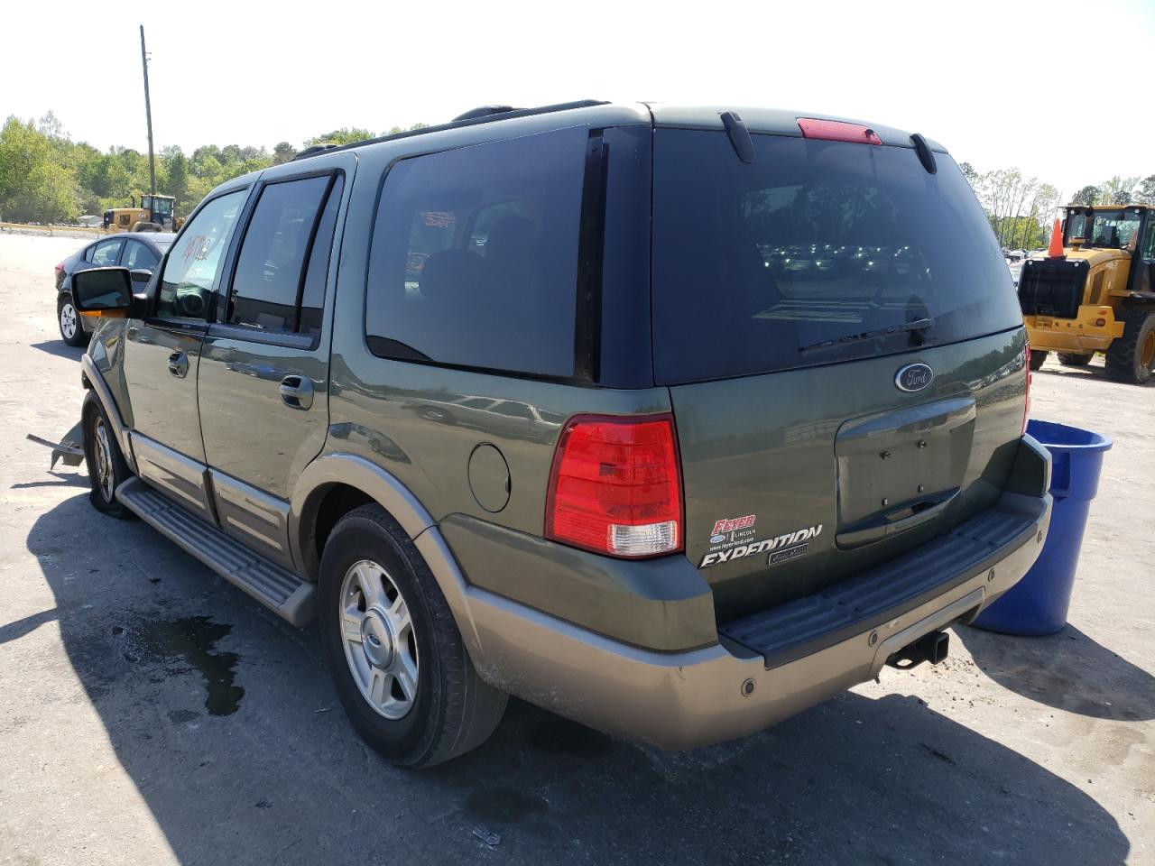 Photo 3 from auction – 2004 FORD EXPEDITION with VIN 1FMFU17L44LB33462